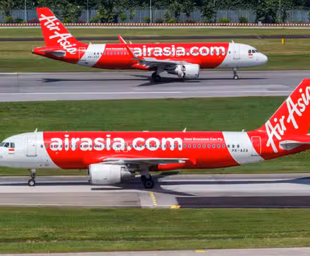 AirAsia Airbus A320 flying