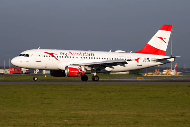 Austrian Airlines Airbus A319 flying