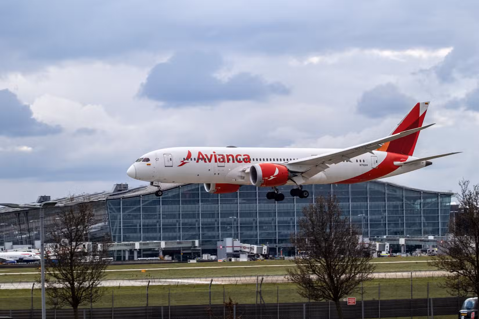 Avianca 787 Landing In London