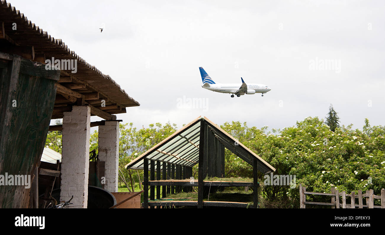 Copa Airlines aeroplane flying low about to land in Bogota Eldorado Airport, Colombia, South America. - Stock Image