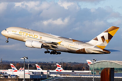 A6-APF Etihad Airways Airbus A380-861
