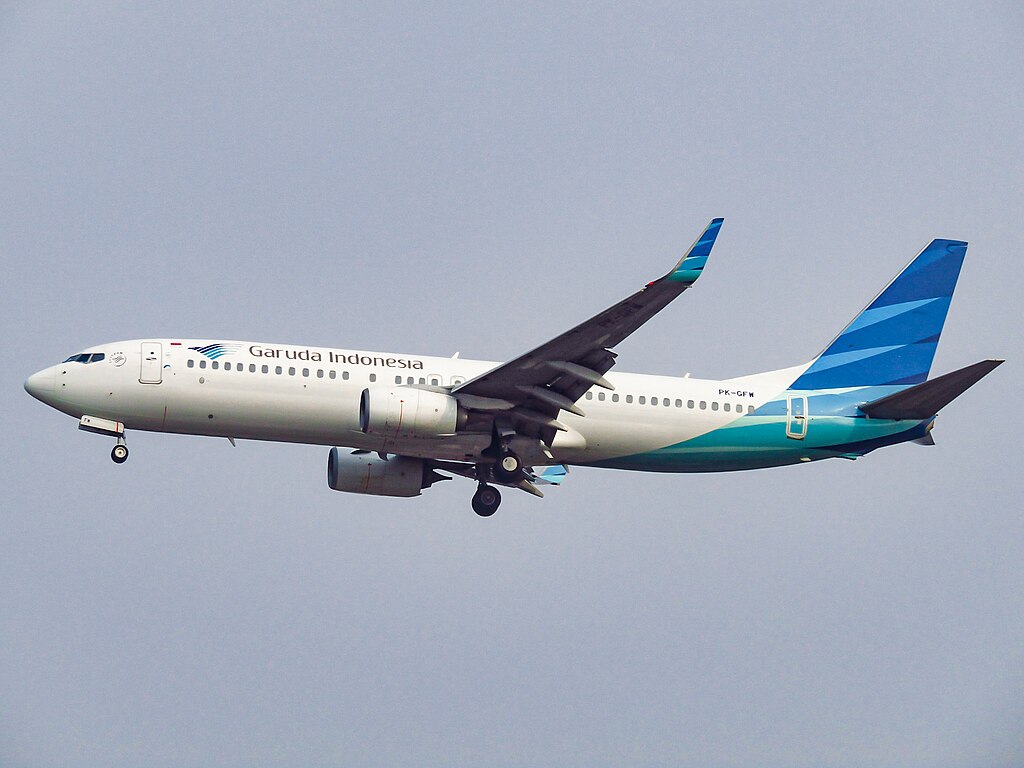 A Garuda Indonesia 737-800 in flight.