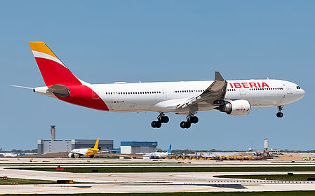 EC-LUK Iberia Airbus A330-302