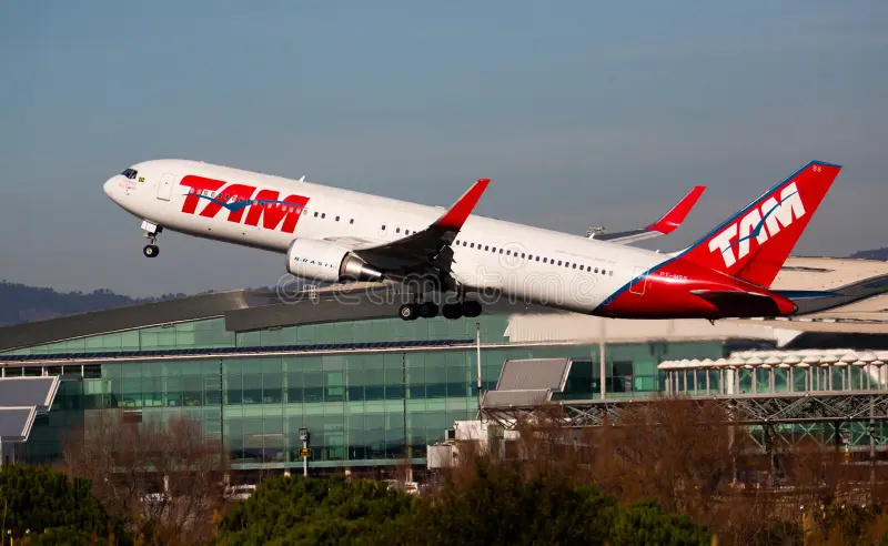 BARCELONA, SPAIN - FEBRUARY 02, 2020: Aircraft LATAM Airlines Brasil Boeing 767-316 with PT-MSS registration soaring from El Prat Josep Tarradellas Airport on cloudy winter day. Latam airlines stock images, royalty-free photos and pictures