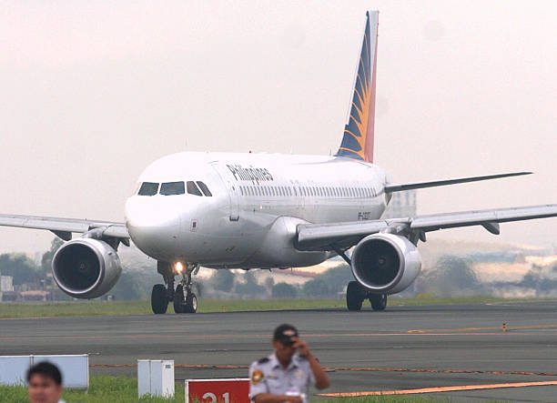Philippine Airlines Airbus A320 flying