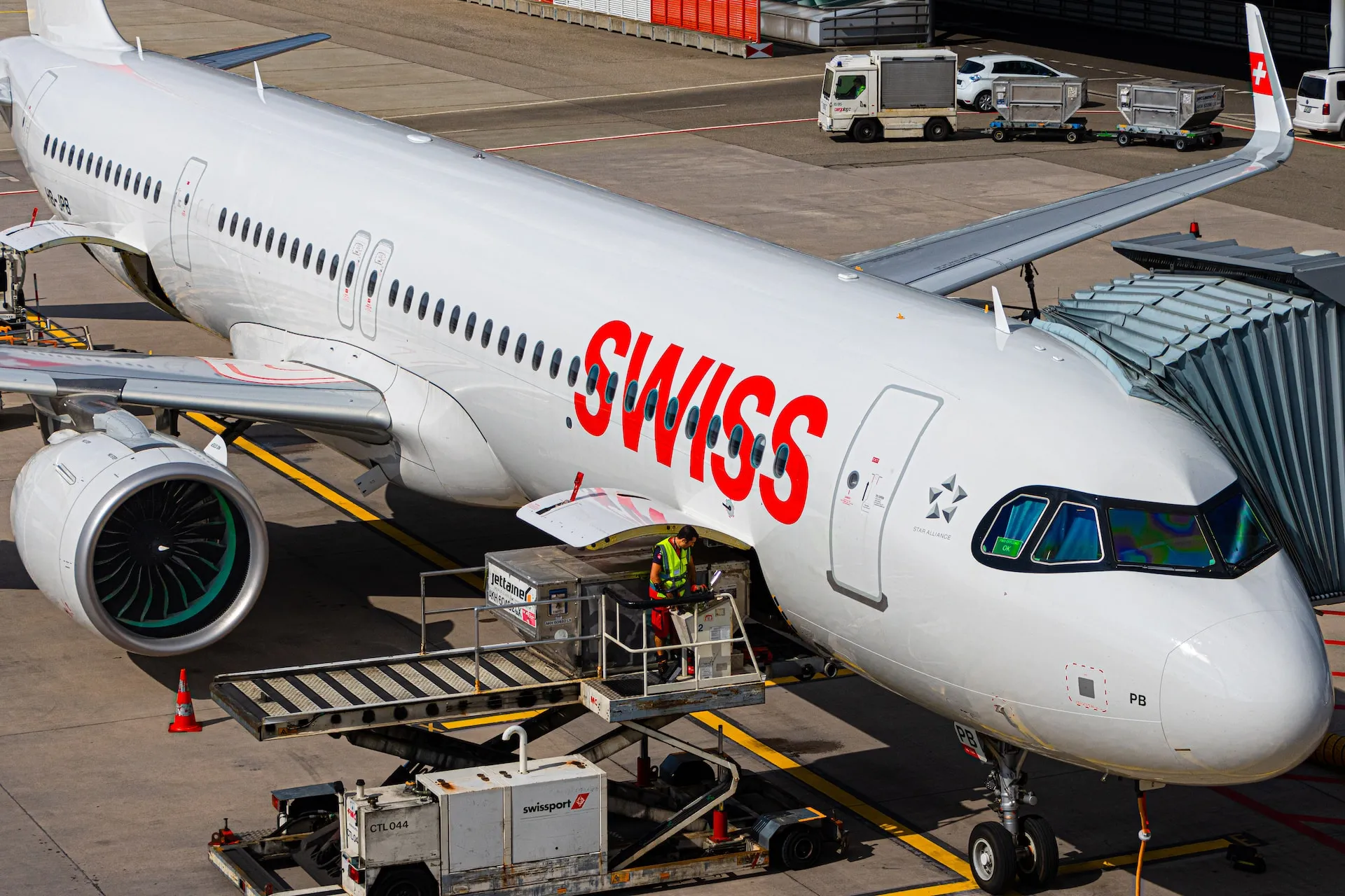 An Airbus A321neo belonging to the SWISS International Air Lines Short Range Fleet. The aircraft is used to connect Geneva and Zurich to destinations across Europe.