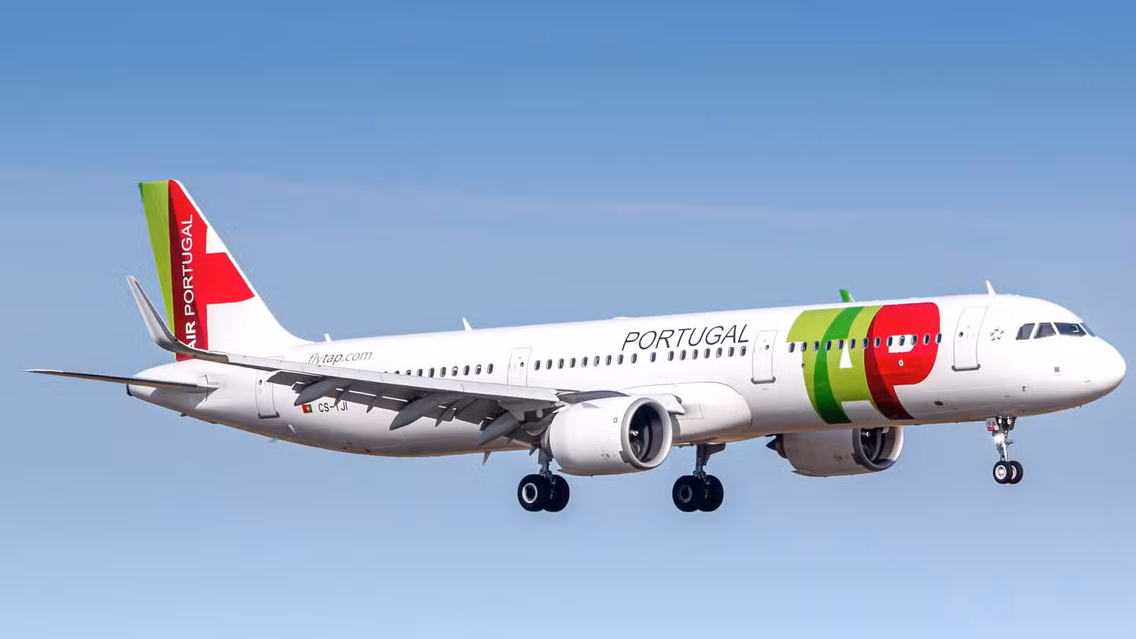 A Tap Air Portugal Airbus A321neo flying in the sky.