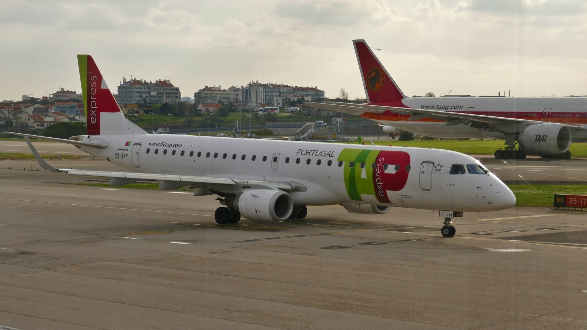 TAP Air Portugal: Embraer 190 von TAP Express operated by Portugalia