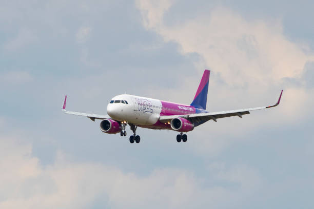 Wizz Air Airbus A320 flying