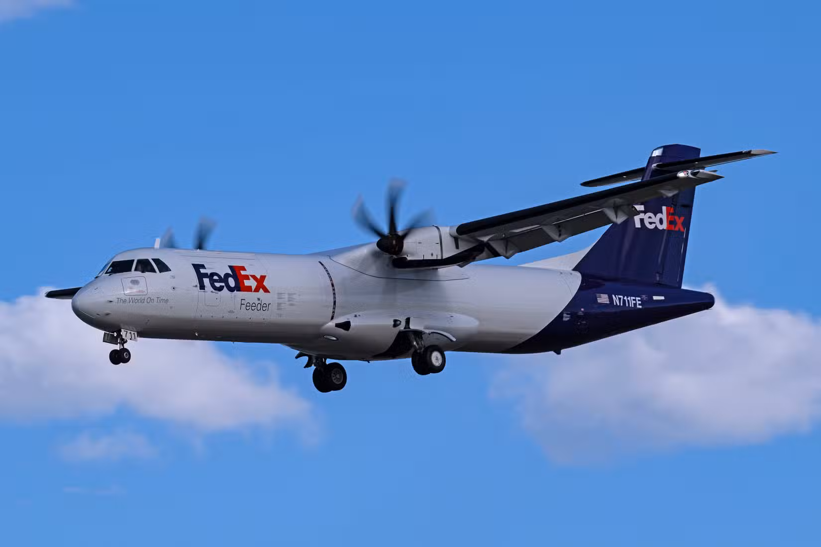 ATR 72F flying