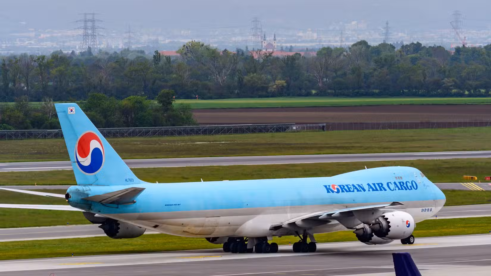 Korean Air Cargo Boeing 747-8F Taxiing