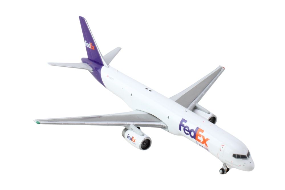 Boeing 757-200F Commercial Aircraft "FedEx (Federal Express)" (N921FD) White with Purple Tail 1/400 Diecast Model Airplane by GeminiJets Automotive