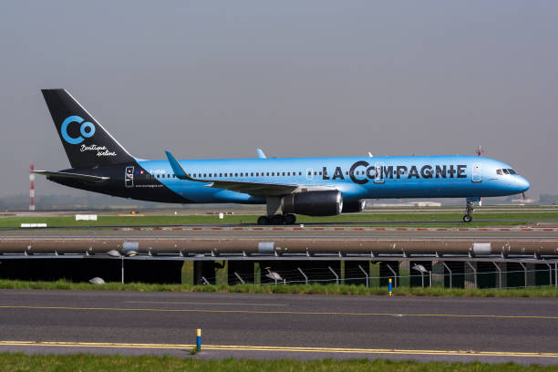 La Compagnie Boeing 757-200 F-HTAG passenger plane arrival and landing at Paris Charles de Gaulle Airport Paris / France - April 24, 2015: La Compagnie Boeing 757-200 F-HTAG passenger plane arrival and landing at Paris Charles de Gaulle Airport boeing 757 stock pictures, royalty-free photos & images