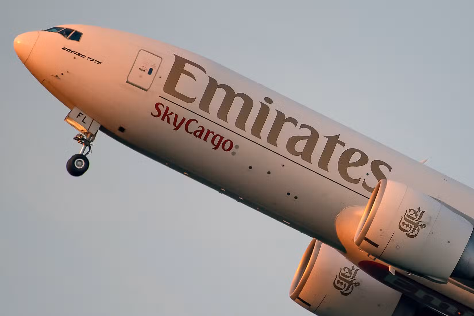 Boeing 777F flying