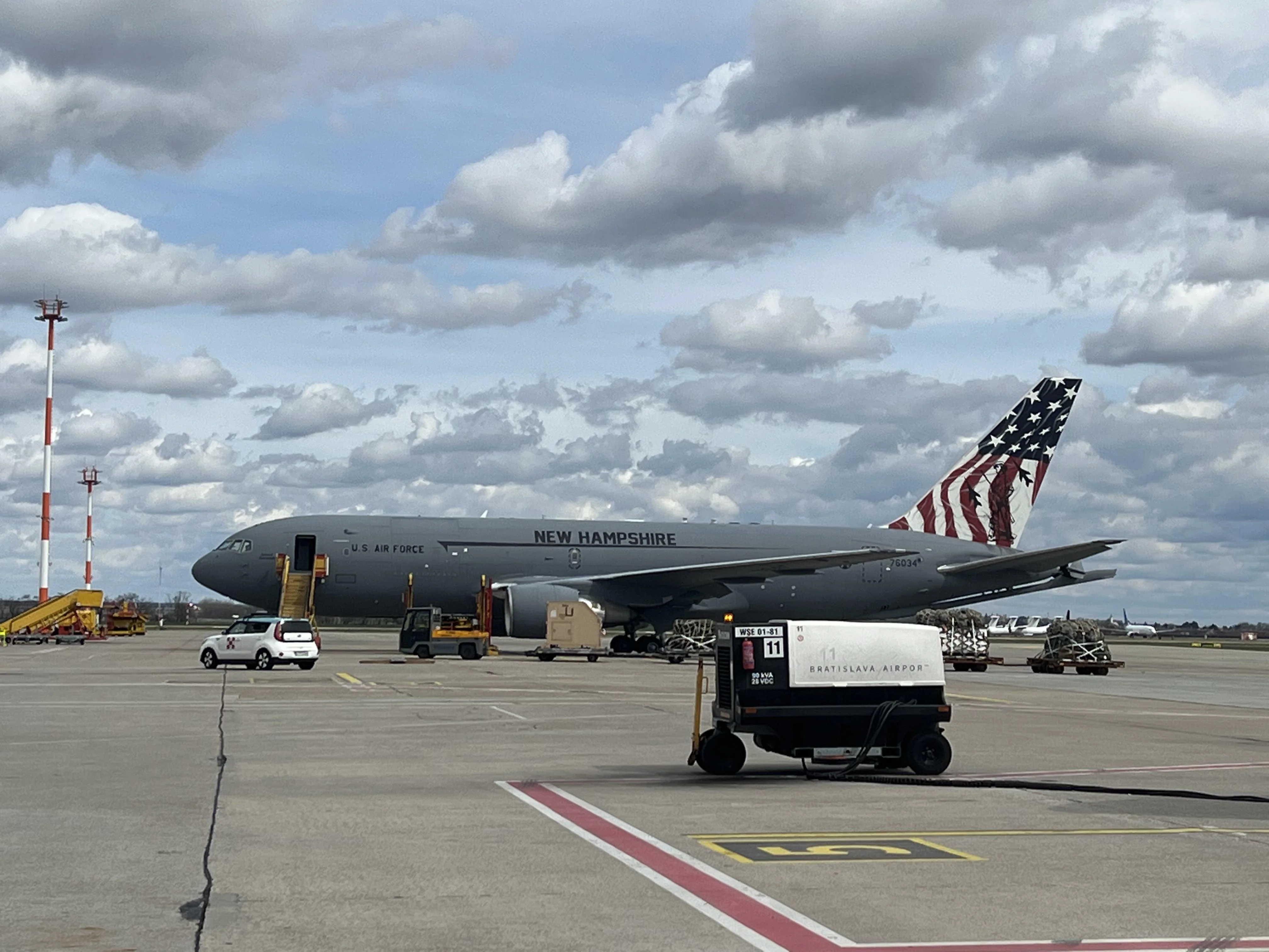 Lockheed C-5M Super Galaxy flying