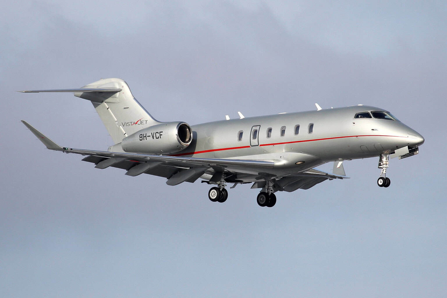 Vistajet Bombardier Challenger 350 approach