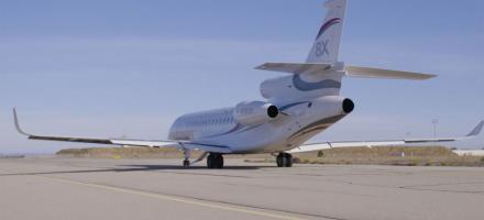 Dassault Falcon 8X flying