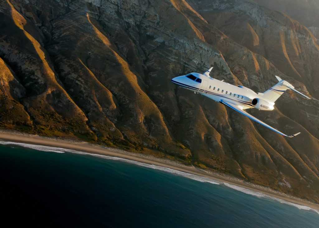 Gulfstream G280 flying
