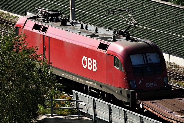 Free Railroad Electric Locomotive photo and picture
