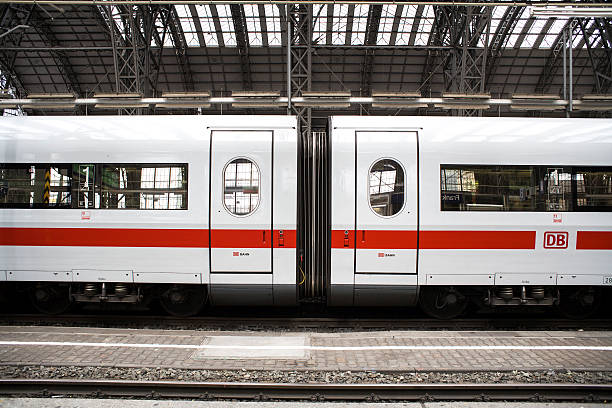 ice train - bullet train side view stock pictures, royalty-free photos & images