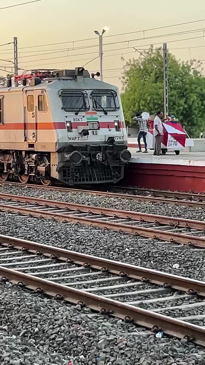 WAP 7 Locomotive Arrived Station  #wap7 #wap7locomotive #indianrailways