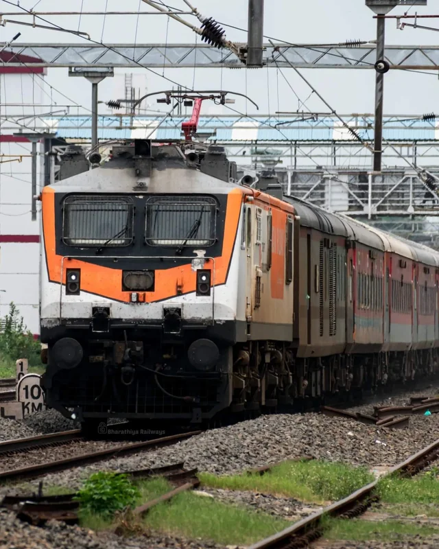r/indianrailways - The Beautiful WAP7 !!